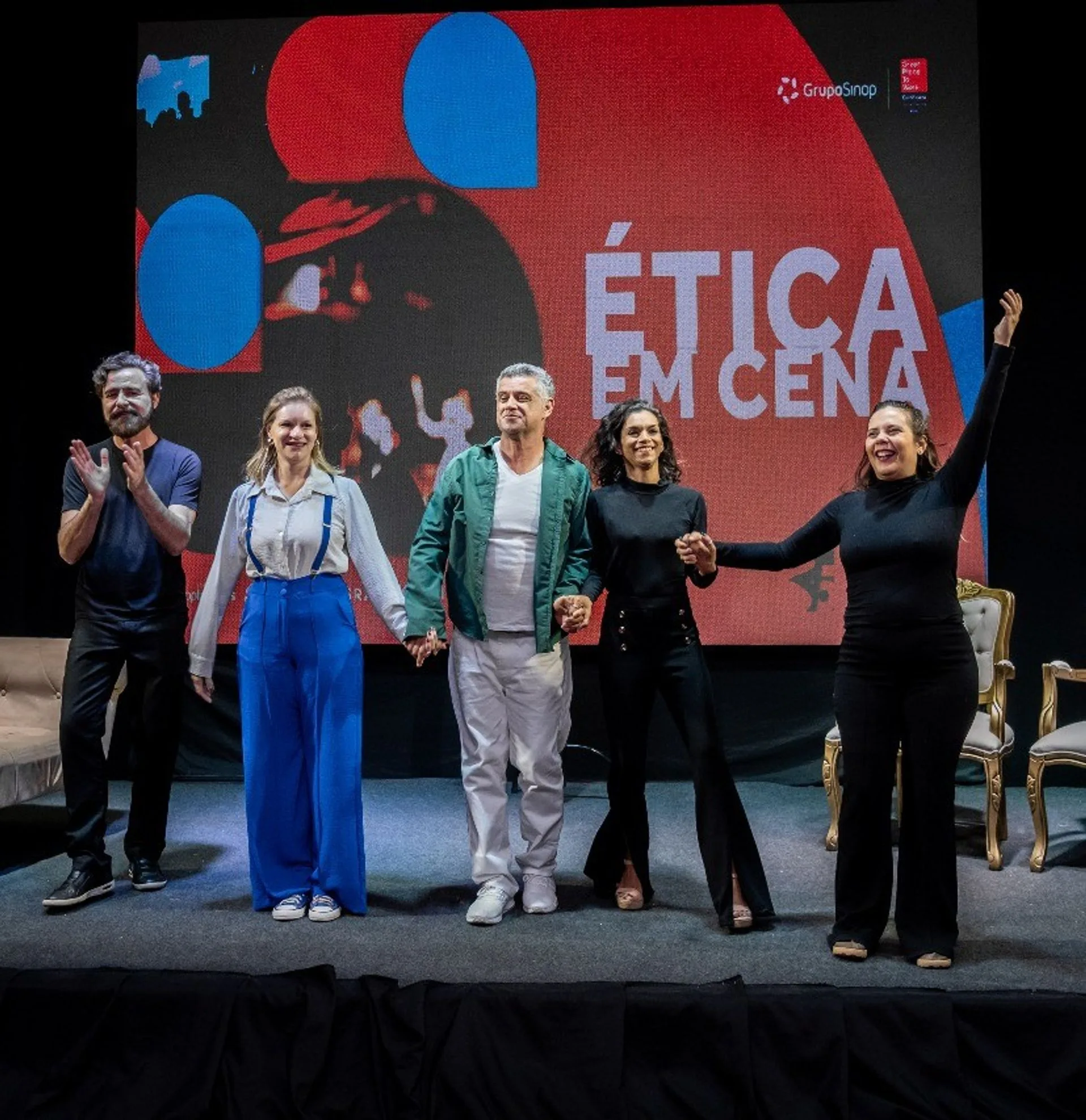 Espetáculo Código Vivo sobre ética e compliance em cena